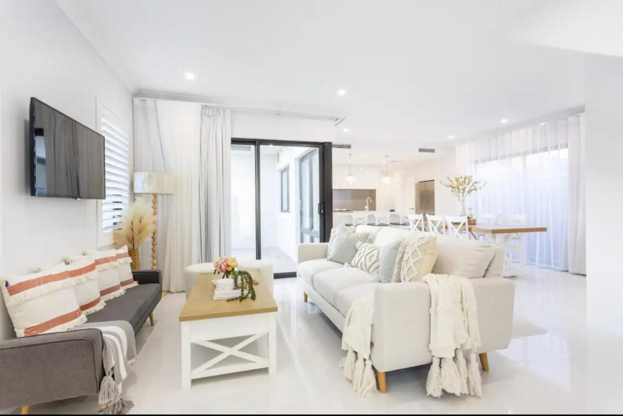 East Vic Park Luxe New Home - Perth